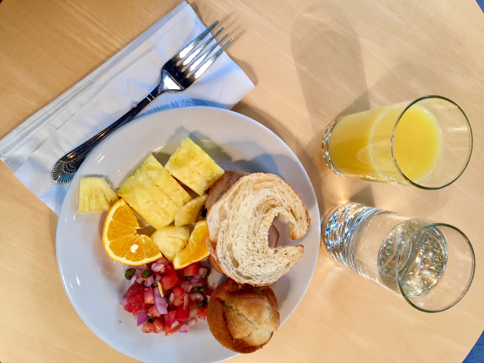 European breakfast at Hotel Sorella (Image by LoudPen)