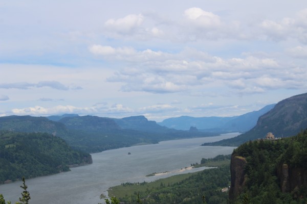 Columbia Gorge (Image by LoudPen)